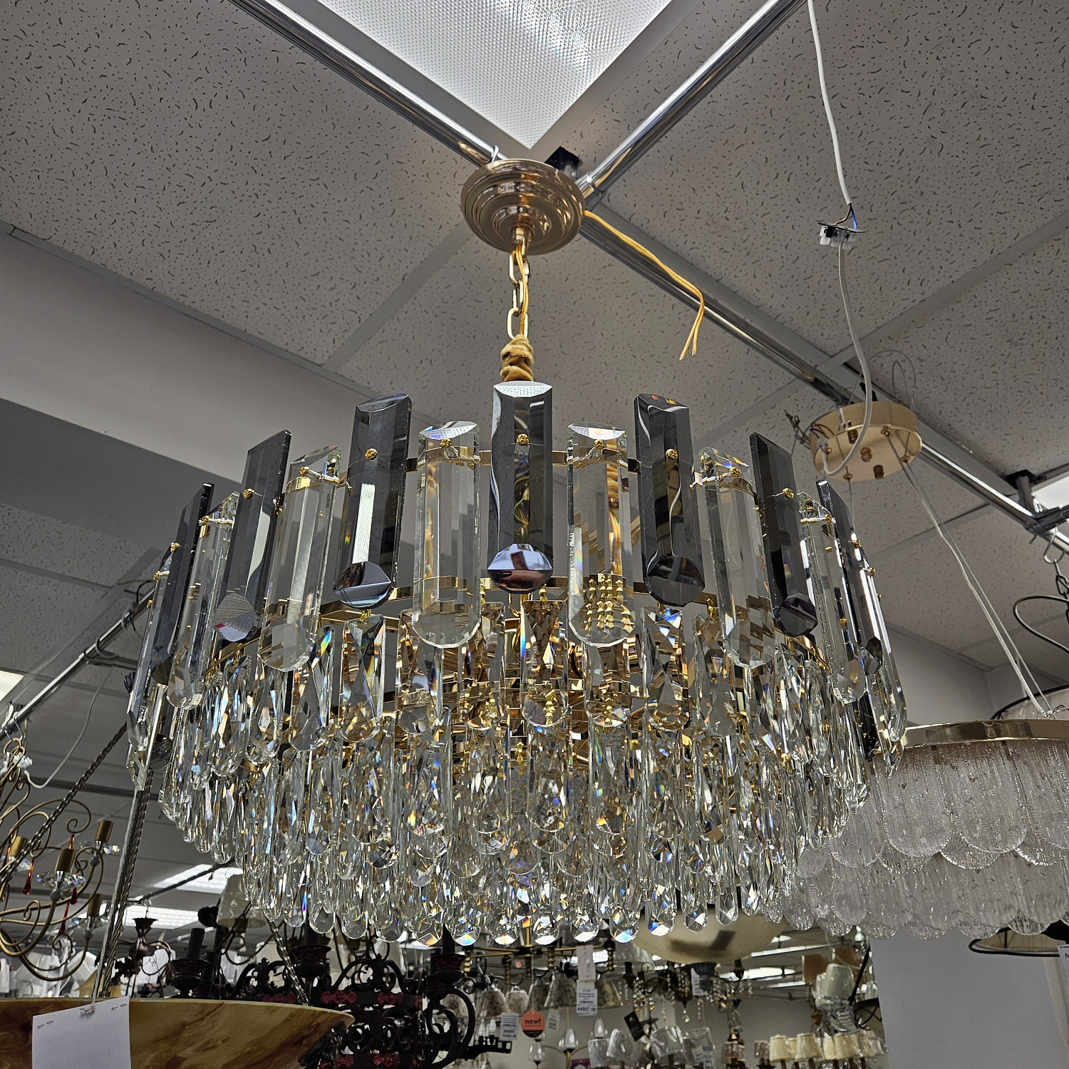 ЛУЧШИЕ ЛЮСТРЫ ДО 15 000 РУБ. — В НАЛИЧИИ! 