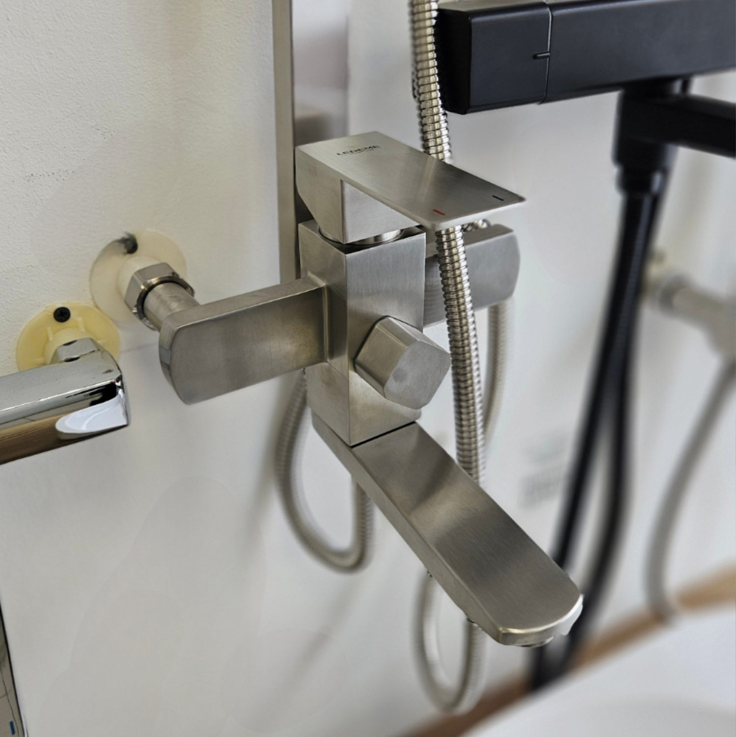 Новинка - смесители из нержавеющей стали!